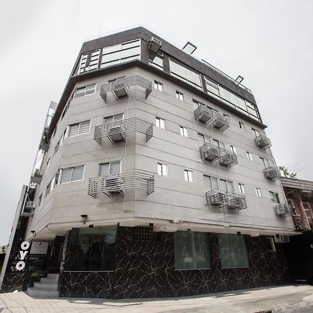 Circuit Hostel Makati City Eksteriør bilde