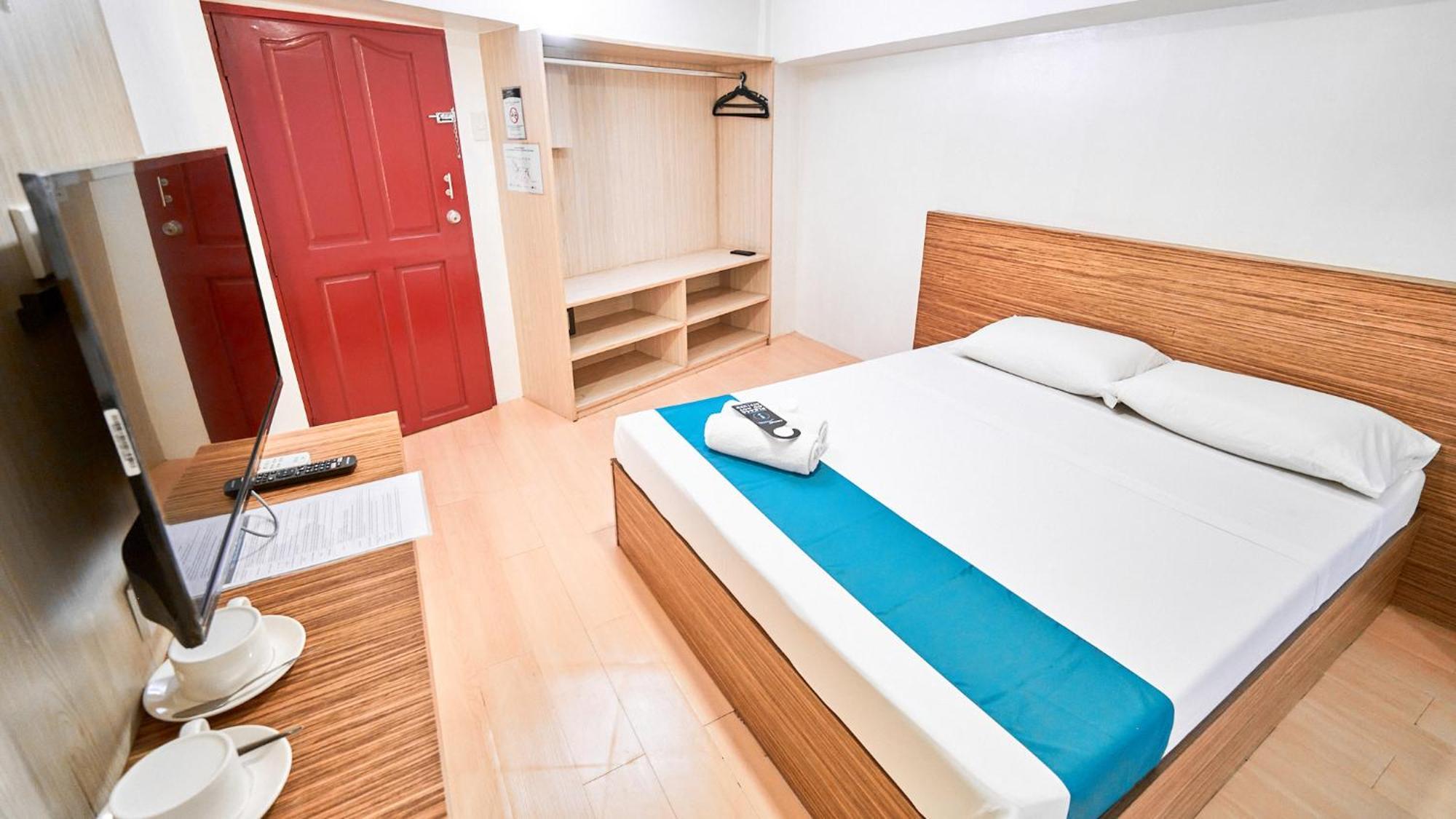 Circuit Hostel Makati City Eksteriør bilde