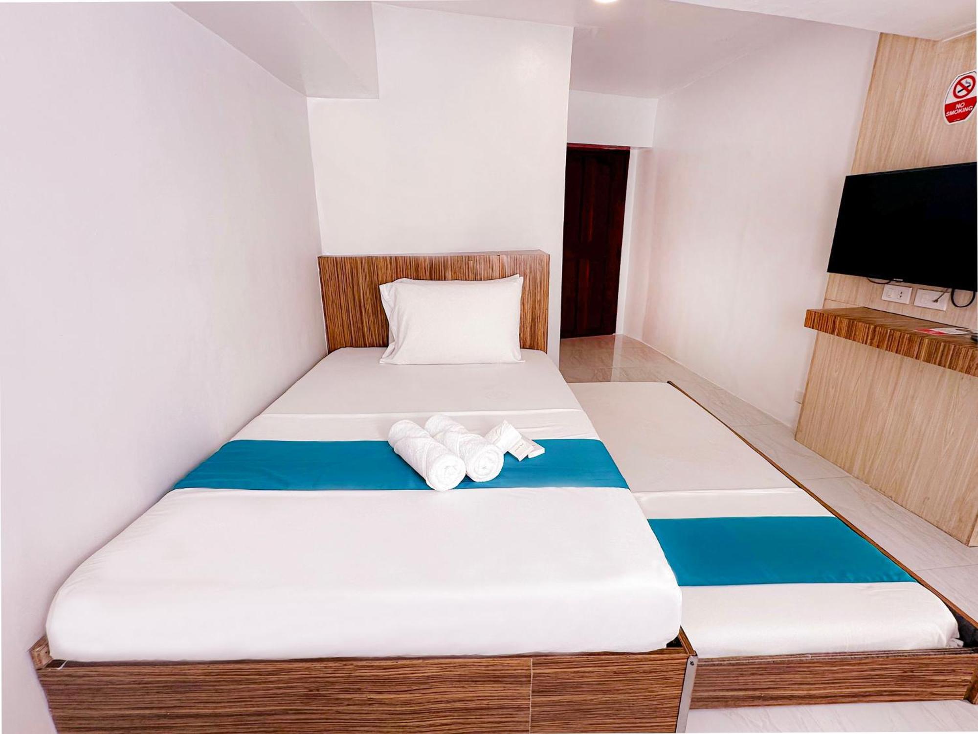 Circuit Hostel Makati City Eksteriør bilde